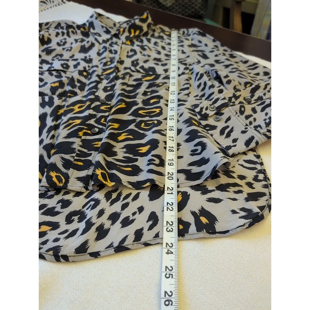 Equipment Femme M Silk Leopard Print Blouse In Fawn